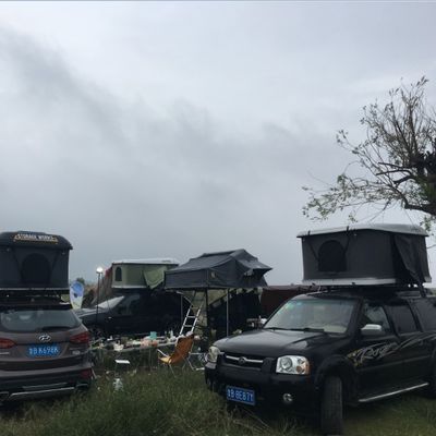 Εξωτερικό Firberglass Hard Shell οροφή αυτοκινήτου Πάνω σκηνή μοντέλο 888-1 για κάμπινγκ 214X130X28cm